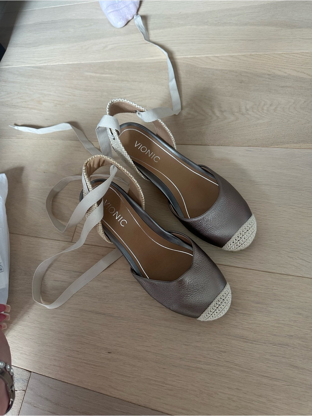 Vionic Brown Leather Espadrille Slingback Sandals with Cream Toe